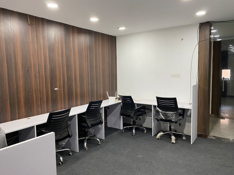 Team Area, unicity-business-park Commercial Office Space 700 Sq.Ft. In Dhakoli Zirakpur 9250555