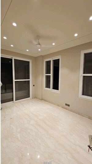 Room in 2 BHK Builder Floor at Safdarjung Enclave – for Rent