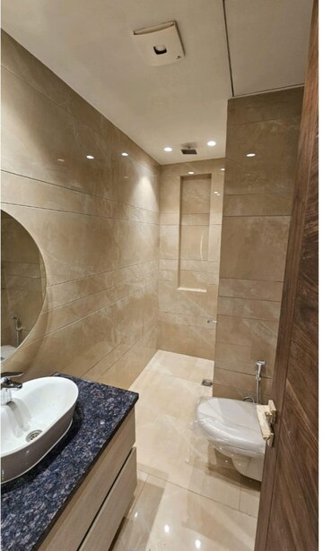 Bathroom in 2 BHK Builder Floor at Safdarjung Enclave – for Rent