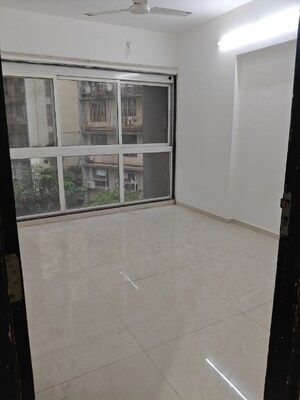 Room in 2 BHK Apartment at Godrej Central, Chembur – for Rent