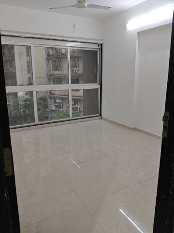 Room in 2 BHK Apartment at Godrej Central, Chembur – for Rent