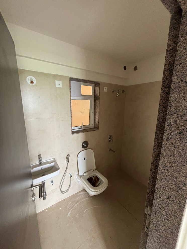 Bathroom, puraniks-city-reserva 2 Bedroom 627 Sq.Ft. Apartment In Ghodbunder Road Thane 9250568