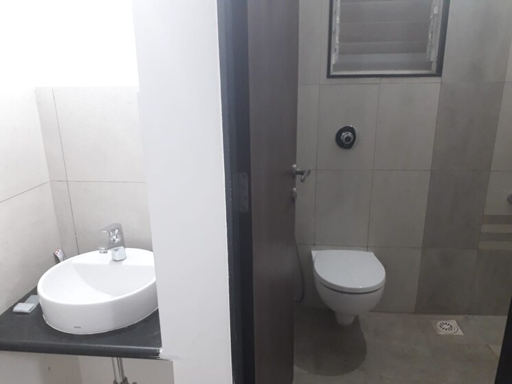 Bathroom, vilas-javdekar-yashone-maan 2 Bedroom 676 Sq.Ft. Apartment In Hinjewadi Pune 9250600
