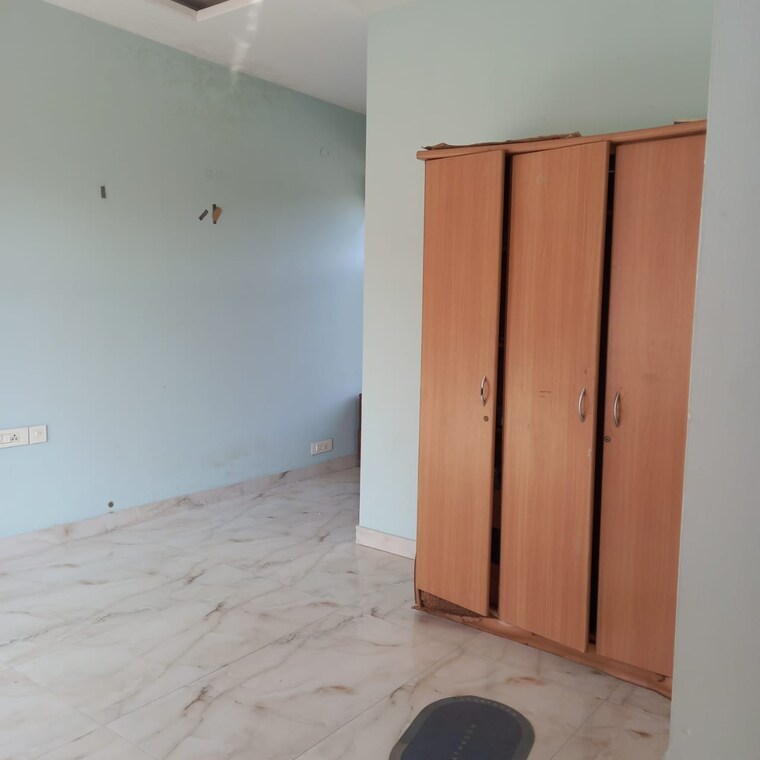 Room, vasant kunj 4 Bedroom 5000 Sq.Ft. Apartment In Vasant Kunj Delhi 9250624