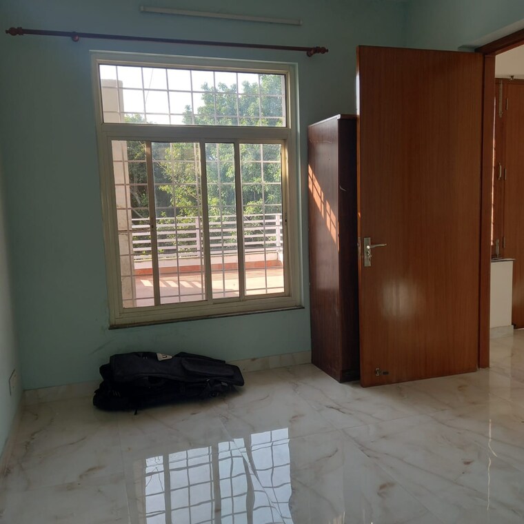 Room, vasant kunj 4 Bedroom 5000 Sq.Ft. Apartment In Vasant Kunj Delhi 9250624