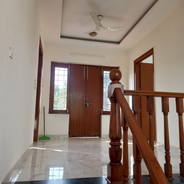 Room, vasant kunj 4 Bedroom 5000 Sq.Ft. Apartment In Vasant Kunj Delhi 9250624