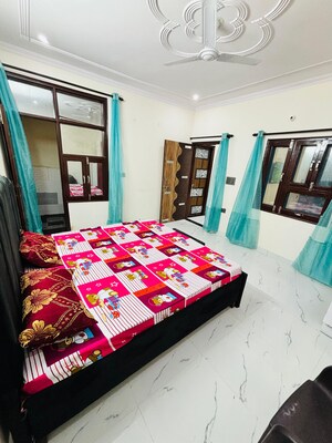Bedroom in 2 BHK Builder Floor at Palam Vihar – for Rent