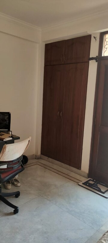 Bathroom in 3 BHK Apartment at Express Green, Sector 44 – for Sale