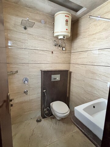 Bathroom in 4 BHK Builder Floor at Sector 40 – for Rent