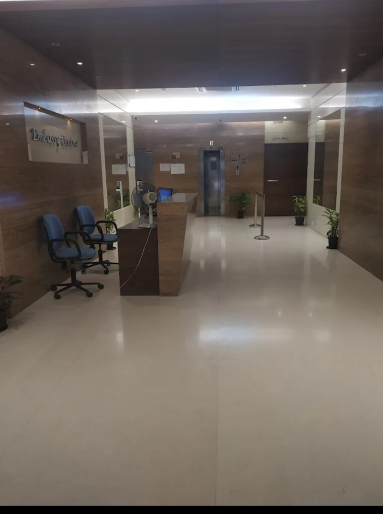 Living Room, embassy-centre Commercial Office Space 525 Sq.Ft. In Nariman Point Mumbai 9250700