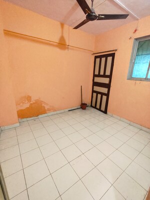 Room in 1 BHK Apartment at Sanghvi Estates, Kalyan West – for Rent