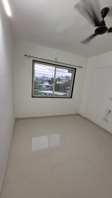 Room in 3 BHK Apartment at Sukhwani Hermosa Casa, Mundhwa – for Rent