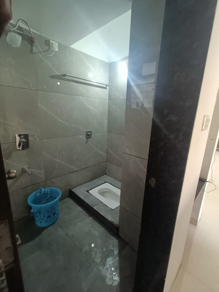 Bathroom, sonigara-estilo 3 Bedroom 950 Sq.Ft. Apartment In Tathawade Pune 9250735