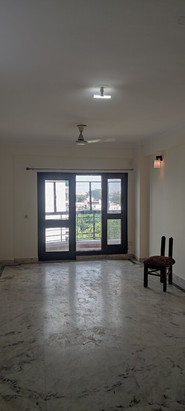 Living Room in 2 BHK Apartment at Omaxe Green Valley, Sector 42 – for Sale