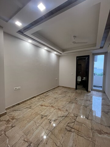 Room in 3.5 BHK Builder Floor at Ansal Sushant Lok I, Sector 43 – for Sale