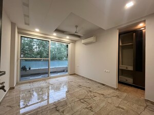 Room in 3.5 BHK Builder Floor at Ansal Sushant Lok I, Sector 43 – for Sale