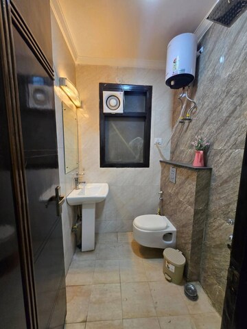 Bathroom in 1 BHK Builder Floor at Saket – for Rent
