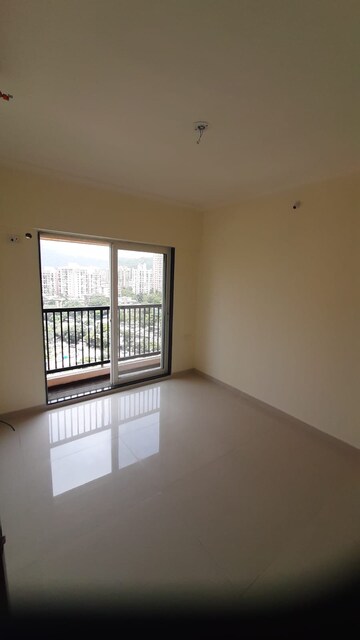 Room in 2 BHK Apartment at Puraniks City Reserva, Ghodbunder Road – for Rent