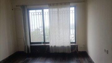 Room in 2 BHK Apartment at Celestia Heights, Malad West – for Rent