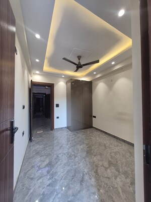 Room in 2 BHK Builder Floor at Saket – for Rent