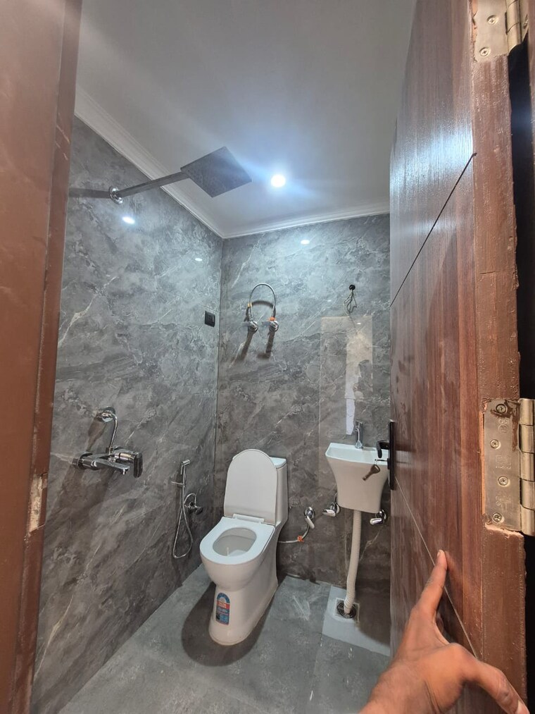 Bathroom, saket 2 Bedroom 800 Sq.Ft. Builder Floor In Saket Delhi 9250776