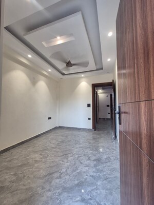 Room in 2 BHK Builder Floor at Saket – for Rent