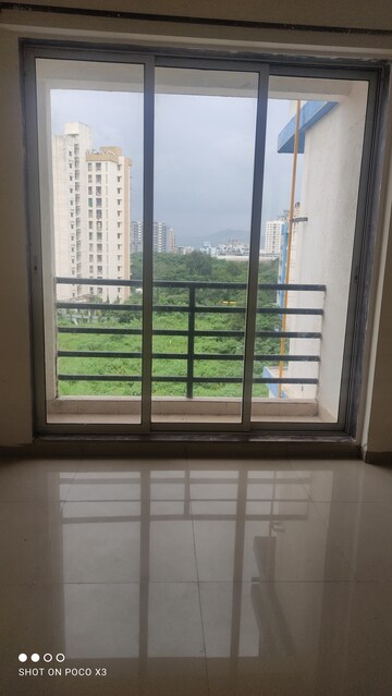 Room in 1 BHK Apartment at Raunak Unnathi Greens, Kasarvadavali – for Rent