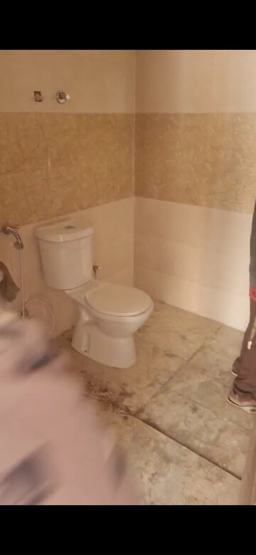 Bathroom in 2.5 BHK Apartment at Amrapali Golf Homes, Sector 4 Greater Noida – for Sale