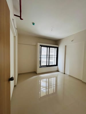Room in 2 BHK Apartment at Kohinoor Courtyard One, Wakad – for Sale