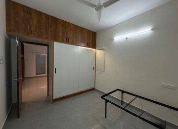 Room in 3 BHK Apartment at Madhapur – for Rent