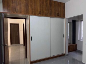 Room in 3 BHK Apartment at Madhapur – for Rent