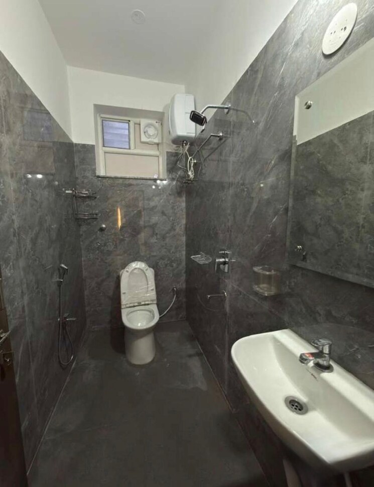 Bathroom, madhapur 3 Bedroom 1550 Sq.Ft. Apartment In Madhapur Hyderabad 9250807