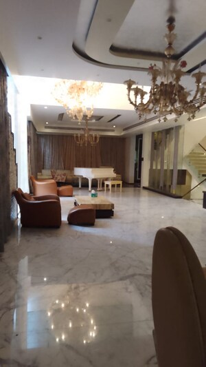 Living Room in 5 BHK Villa at Oberoi Seven, Goregaon East – for Rent