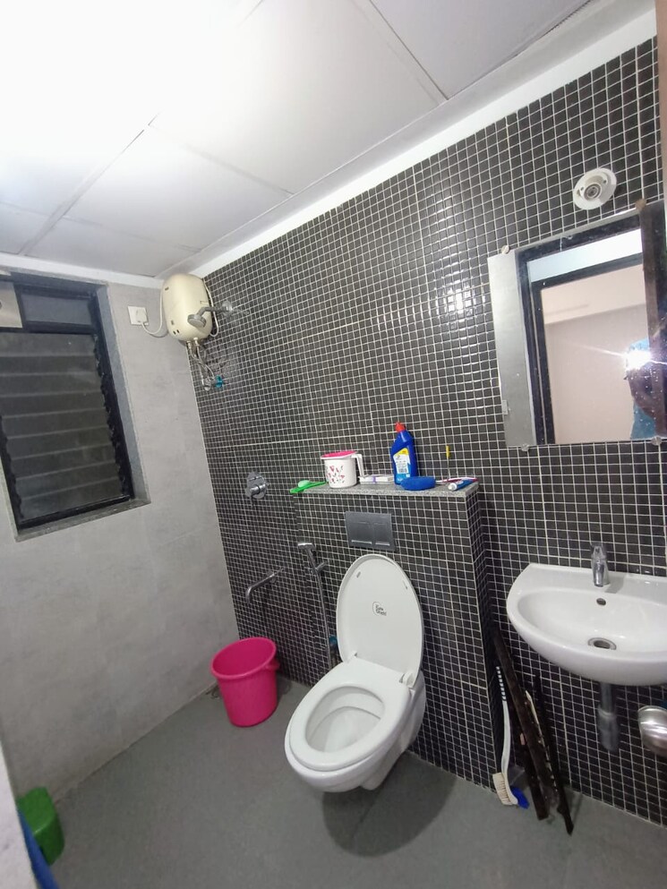 Bathroom, dombivli east 2 Bedroom 990 Sq.Ft. Apartment In Dombivli East Thane 9250836