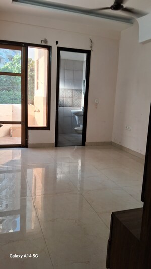 Room in 3 BHK Apartment at Motiaz Royal Citi, Ambala Highway – for Rent