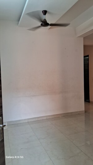 Room in 3 BHK Apartment at Motiaz Royal Citi, Ambala Highway – for Rent