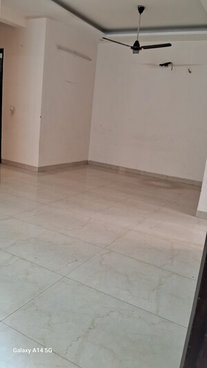 Room in 3 BHK Apartment at Motiaz Royal Citi, Ambala Highway – for Rent