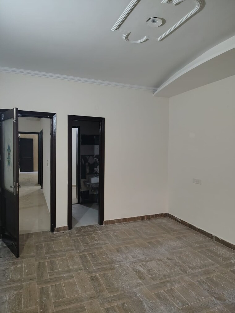 Room, ms-enclave-zirakpur 6 Bedroom 2000 Sq.Ft. Independent House In Dhakoli Zirakpur 9250850