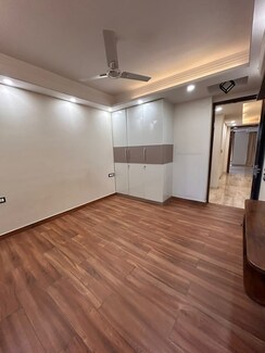 4 BHK + Servant Room Apartment For Sale in Orchid Petals