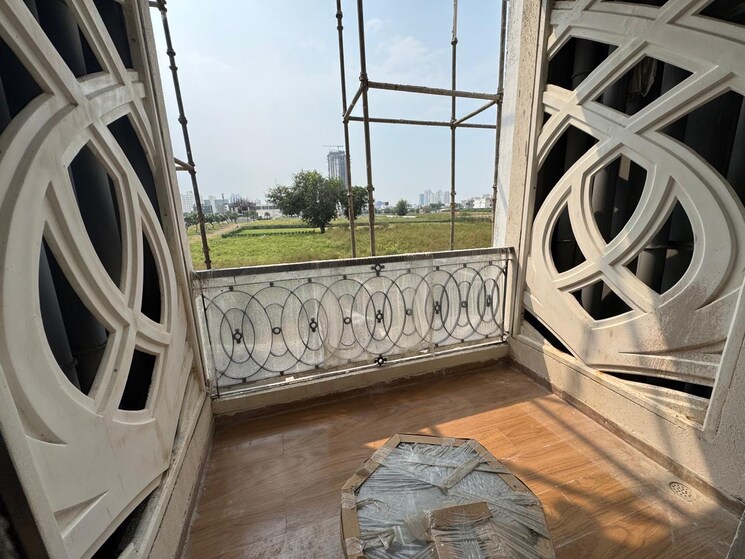 Balcony, paras-floret 3 Bedroom 1679 Sq.Ft. Builder Floor In Sector 59 Gurgaon 9250883