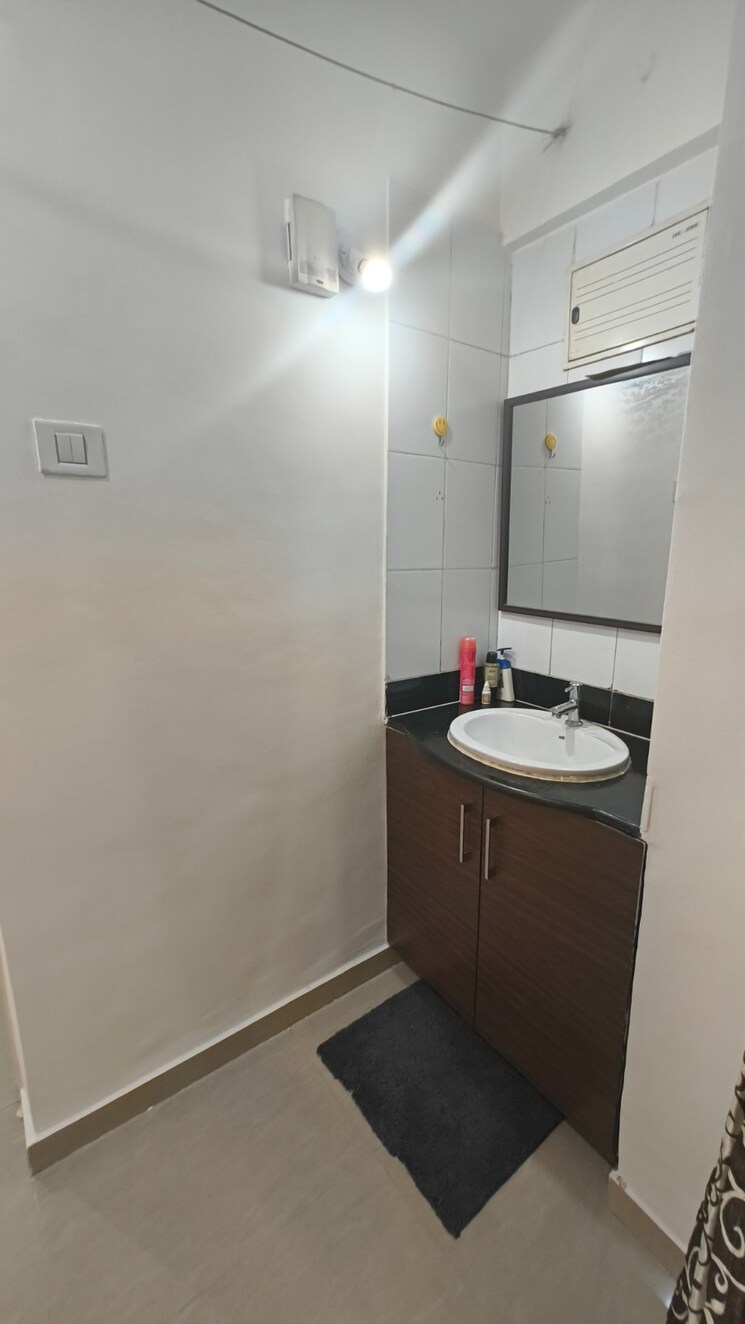 Bathroom, nyati-evita 3 Bedroom 1575 Sq.Ft. Apartment In Dhanori Pune 9250887