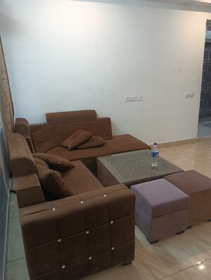 Team Area in 2 BHK Apartment at Gaur Yamuna City, Gaur Yamuna City – for Rent