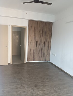 Room in 2 BHK Apartment at ATS Allure, Sector 22d Yamuna Expressway – for Sale