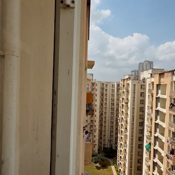Building Lobby in 2 BHK Apartment at Shree Vardhman Mantra, Ramgarh Dhani – for Rent
