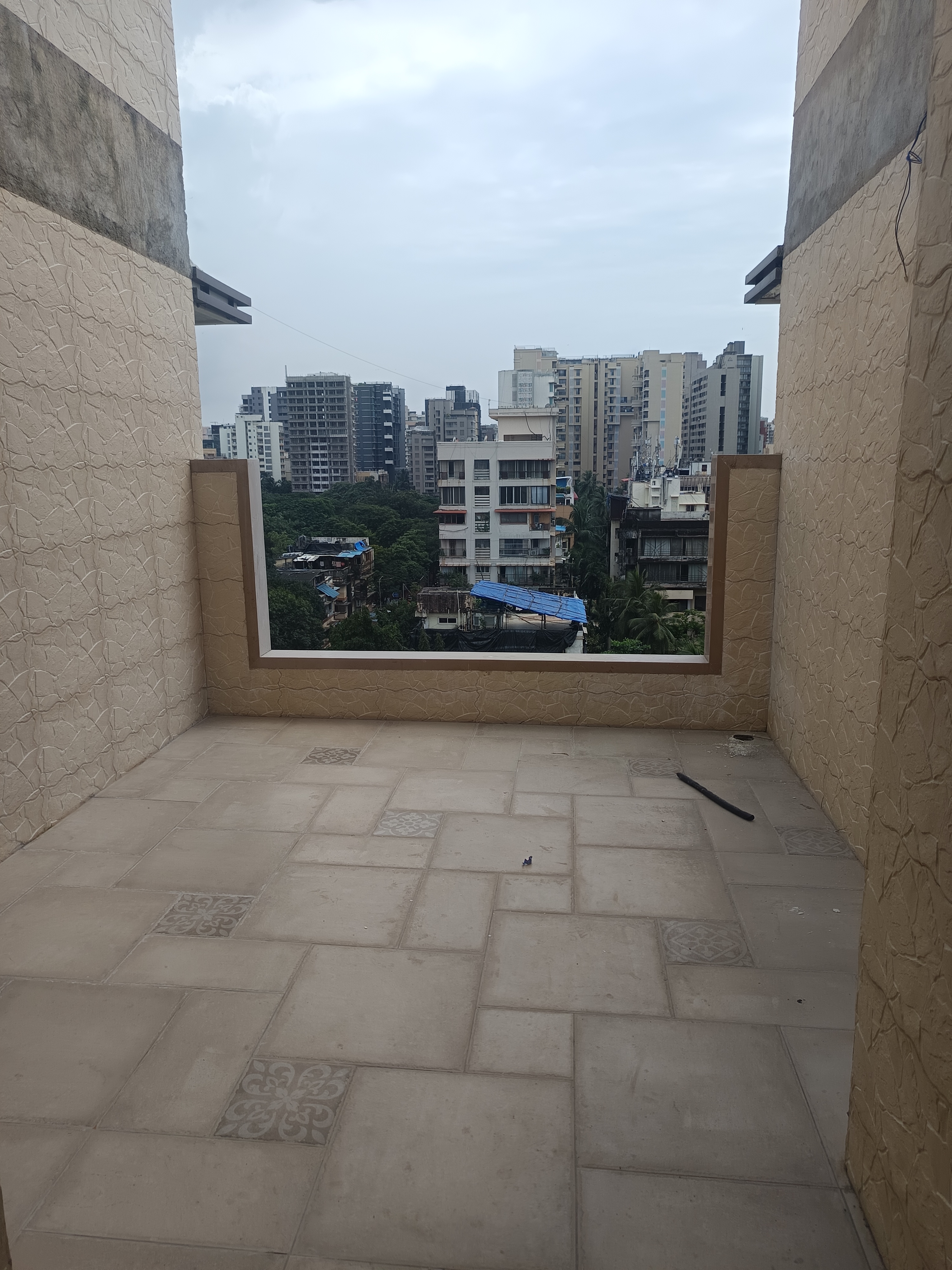 3 BHK 1040 Sq.Ft. Apartment in Prem Sagar CHS Santacruz West