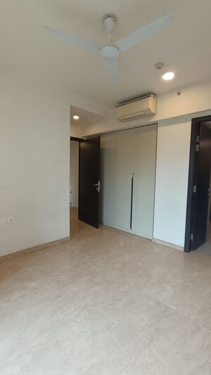 Room in 2 BHK Apartment at Hiranandani Zen Atlantis, Powai – for Rent