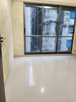 Room in 2 BHK Apartment at Sarla Garden, Vakola – for Rent