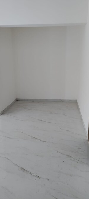 Room in 3 BHK Apartment at New Saket Apartment, Santacruz West – for Rent