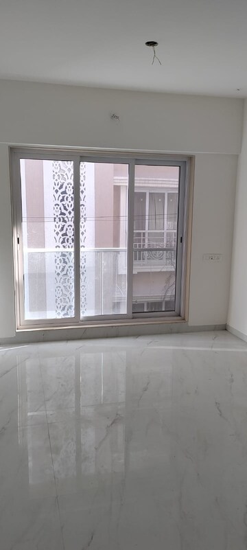Room in 3 BHK Apartment at New Saket Apartment, Santacruz West – for Rent