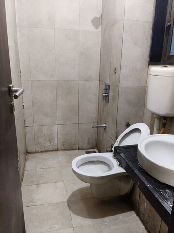 Bathroom in 2 BHK Apartment at Sarla Garden, Vakola – for Rent